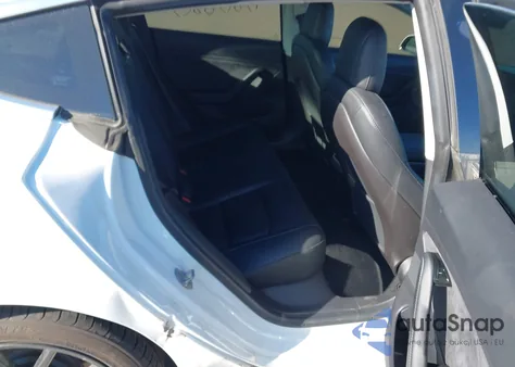 2019 Tesla Model 3 Long Range/Performance z USA, uszkodzony, nr VIN 5YJ3E1EB9KF442312